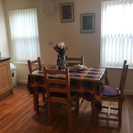 Great Offer 2 Bed Tenby Flat Free Parking Exterior photo