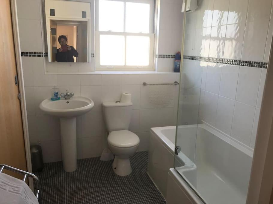 Great Offer 2 Bed Tenby Flat Free Parking Exterior photo